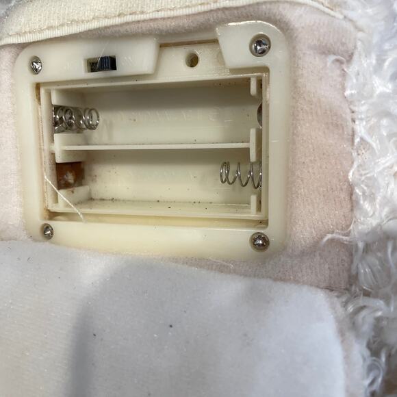 Hallmark Hug Me Squeeze Me Love Me Bear Plush 11” Animated Heartly Stuffed Toy - Picture 12 of 13